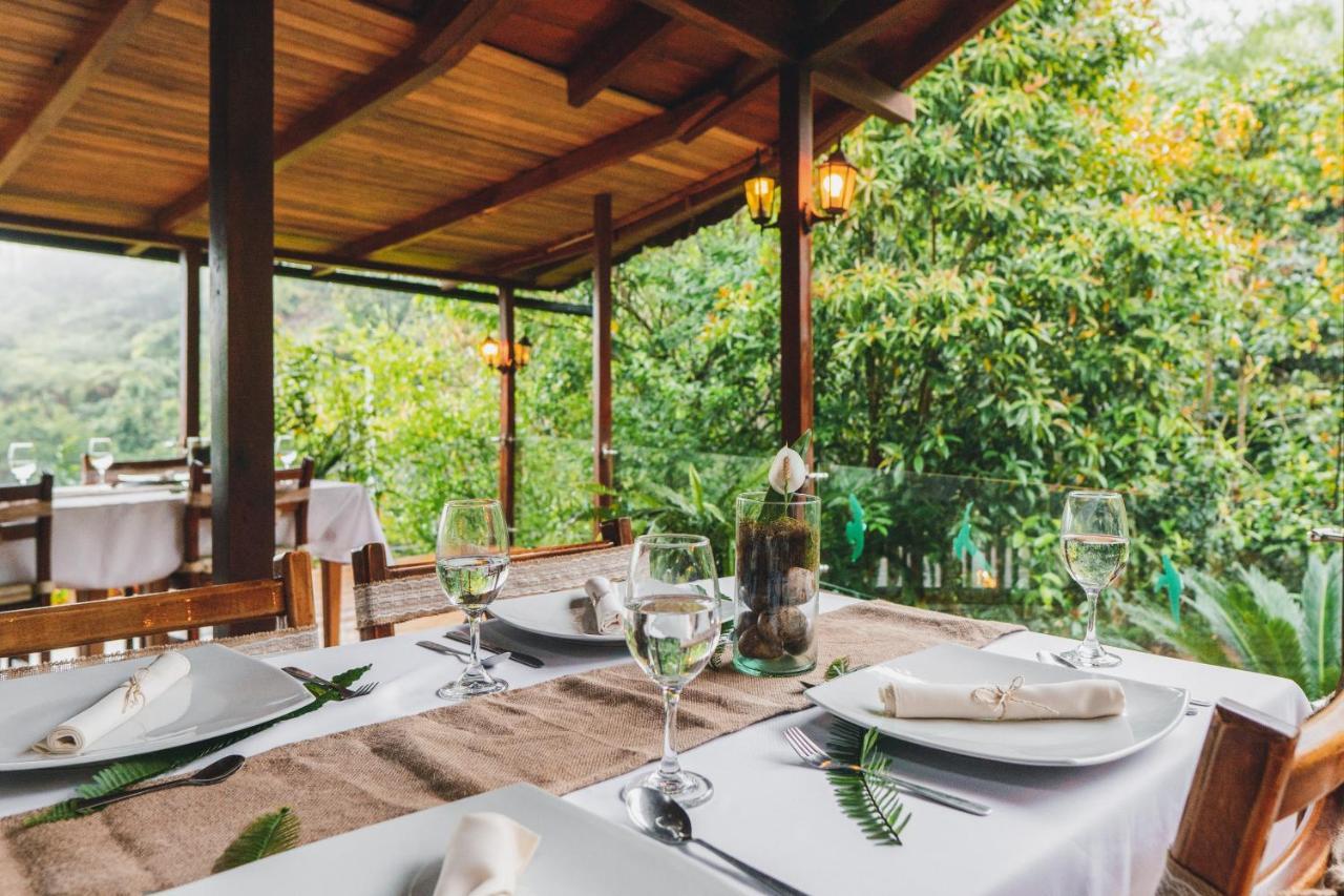 Piripe Wellness Lodge Pacto Bagian luar foto