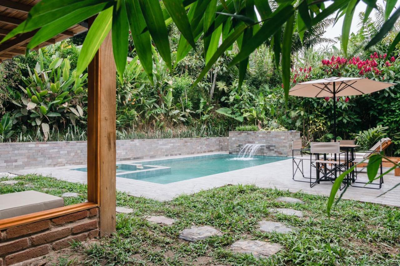 Piripe Wellness Lodge Pacto Bagian luar foto