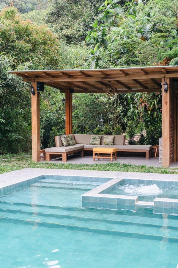 Piripe Wellness Lodge Pacto Bagian luar foto