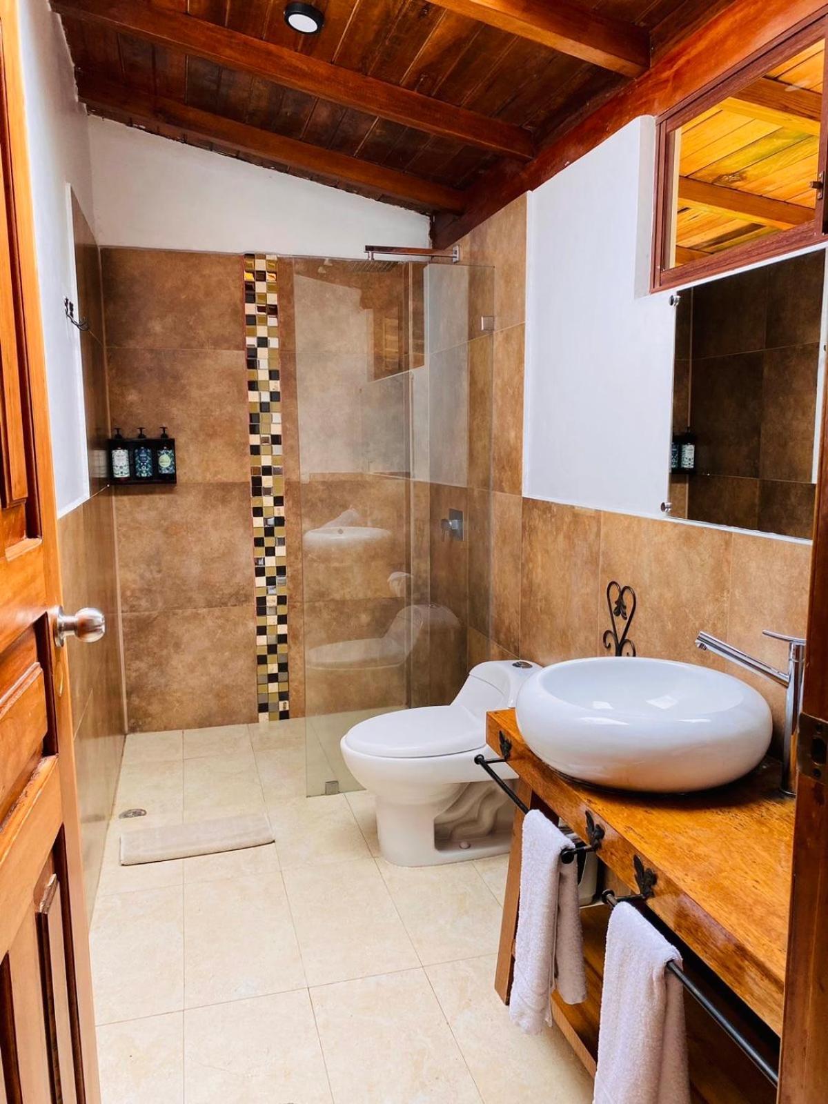 Piripe Wellness Lodge Pacto Bagian luar foto