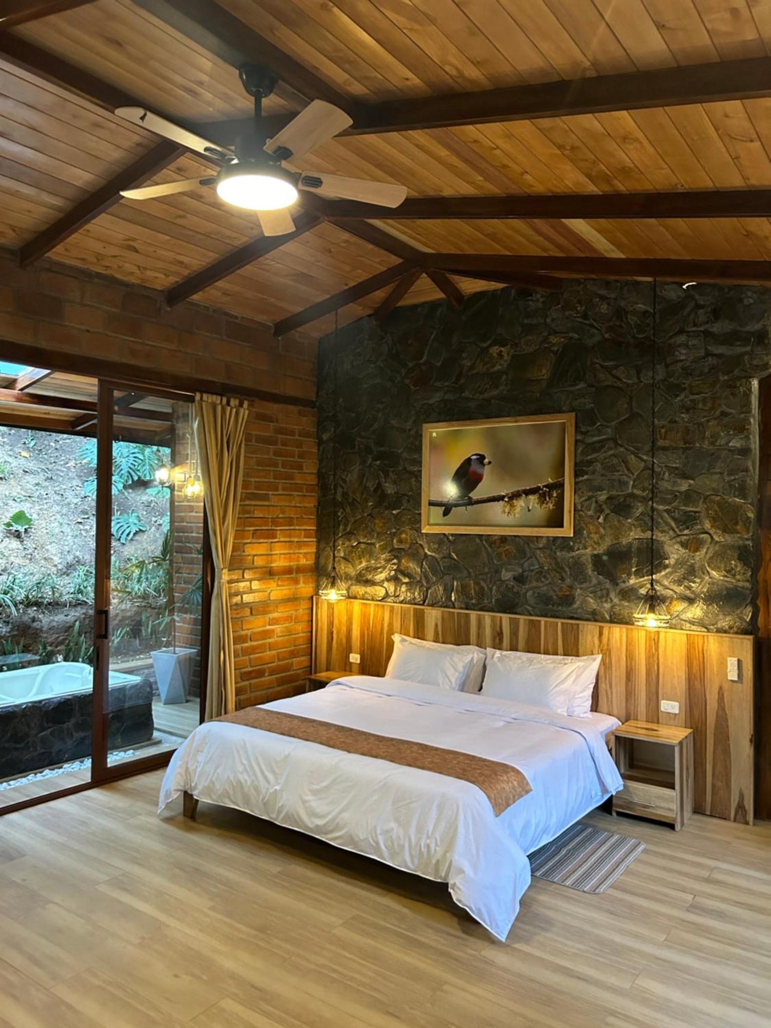 Piripe Wellness Lodge Pacto Bagian luar foto